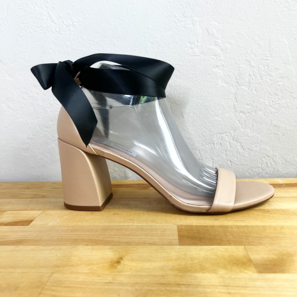 Steve Madden Beige Strappy Block Heel Sandal Black Ribbon Tie Ankle Wrap 9.5